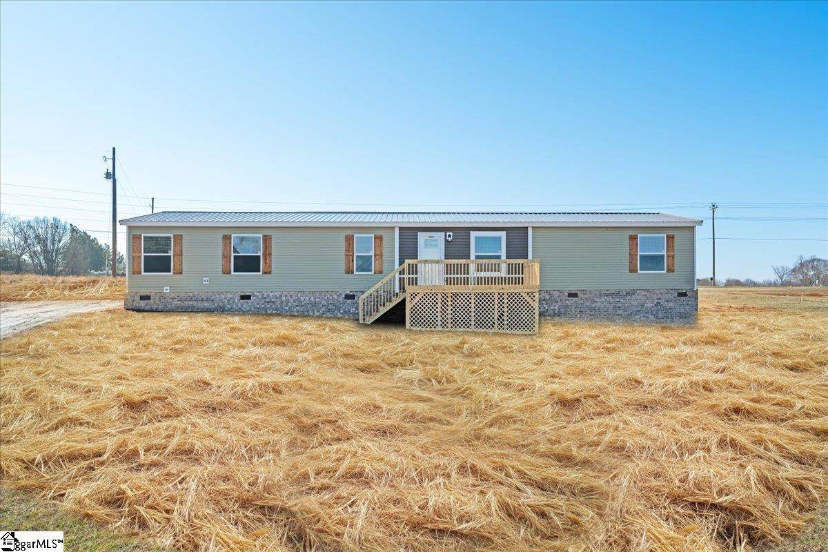 1065 Hwy 182 - Photo 1