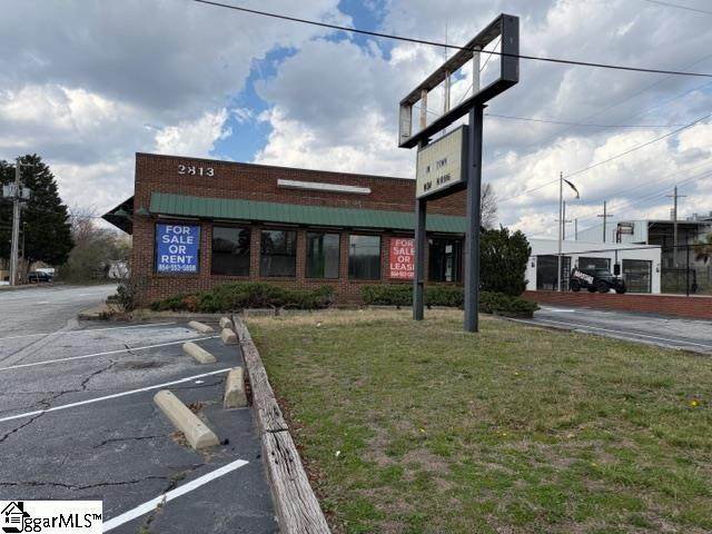 2813 Wade Hampton Boulevard - Photo 1