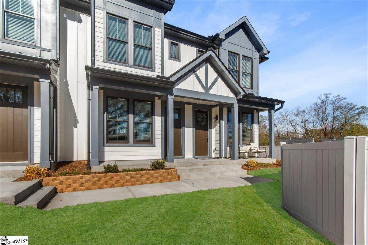 9 Hawthorne Lane - Photo 1
