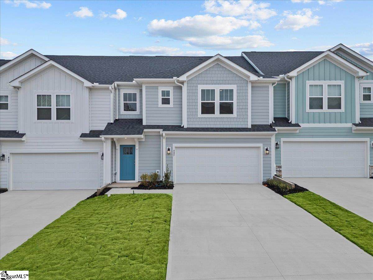405 Crestcreek Drive - Photo 1