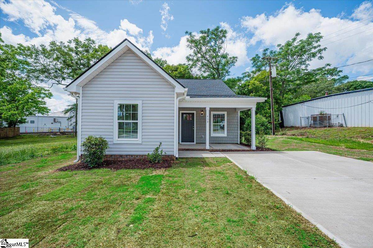 438 N Forest Street - Photo 1