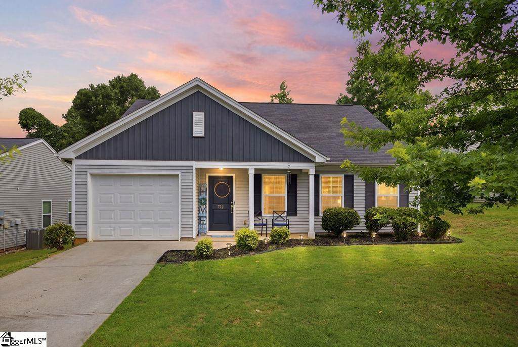 712 Roebuck Avenue - Photo 1