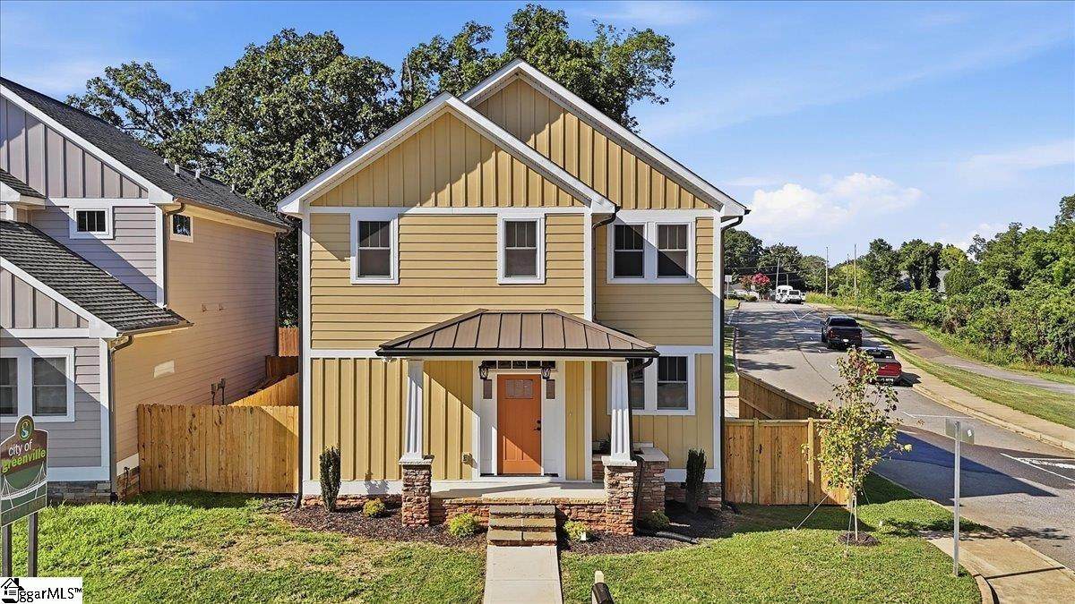 915 Dunbar Street - Photo 1
