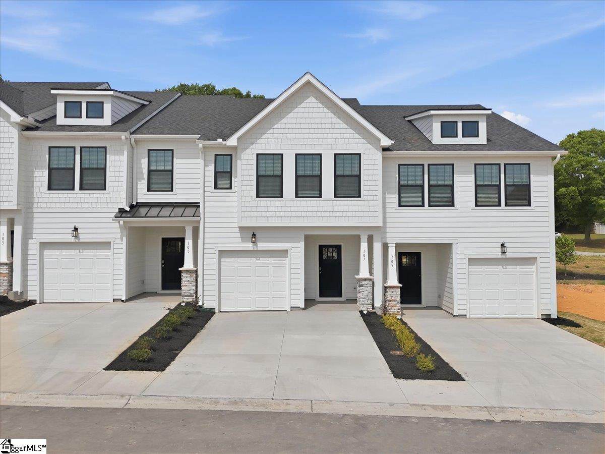 107 Redfield Place - Photo 1