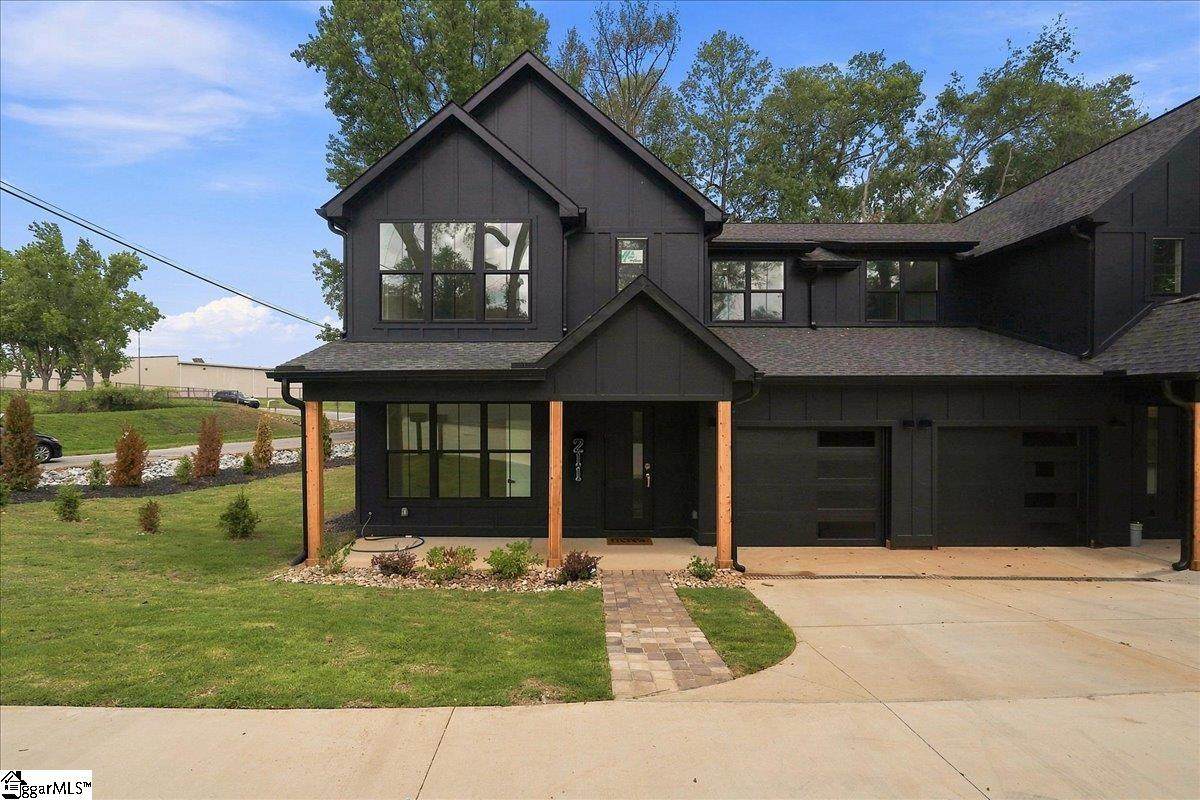 211 Whatley Circle - Photo 1