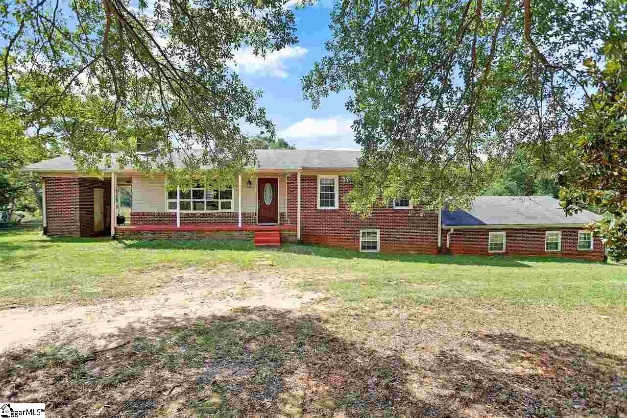 409 Laurel Drive - Photo 1