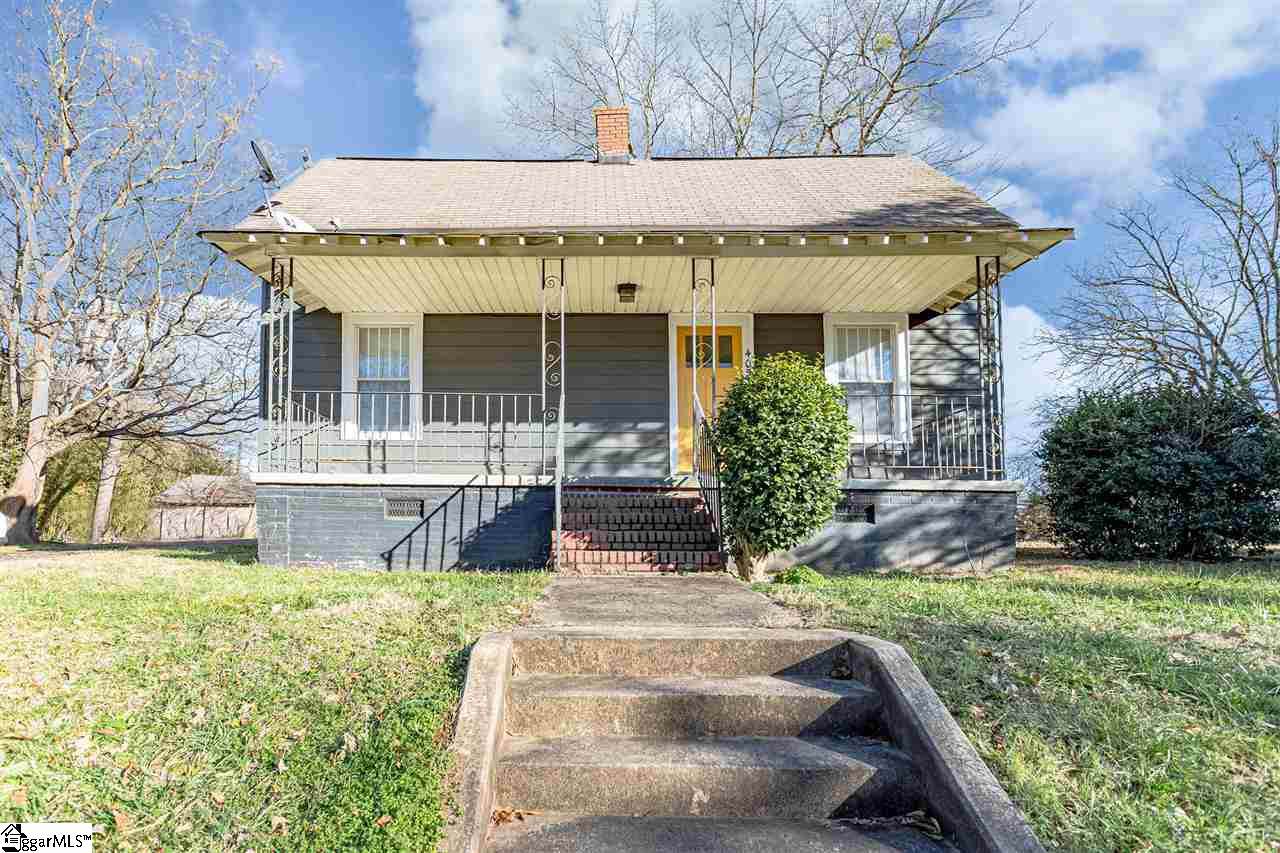 405 Smythe Street - Photo 1
