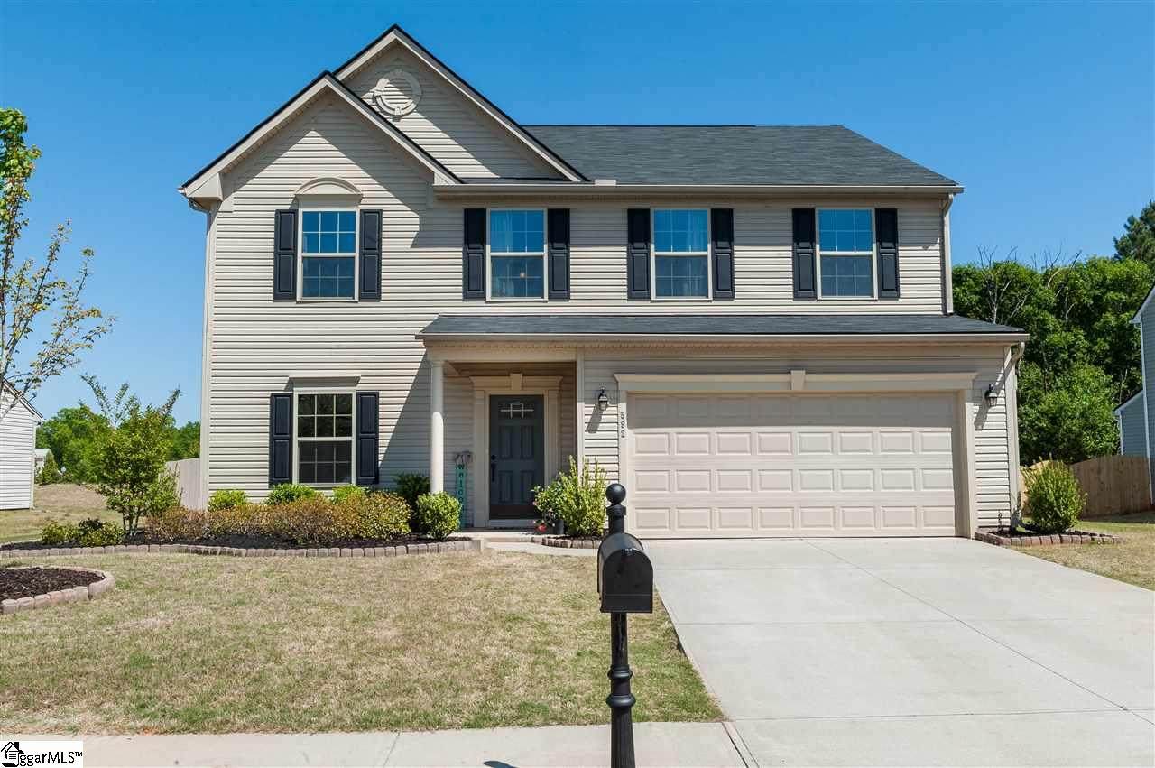 592 Shoreline Boulevard - Photo 1