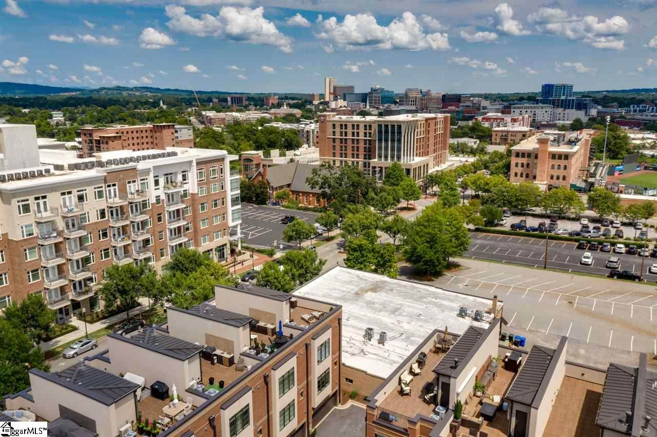 1027 Main Street - Photo 1