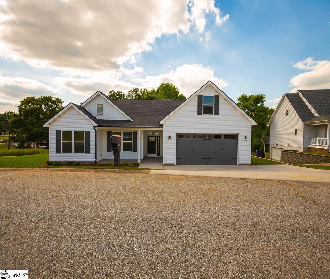 9 Saddle Ridge Court - Photo 1