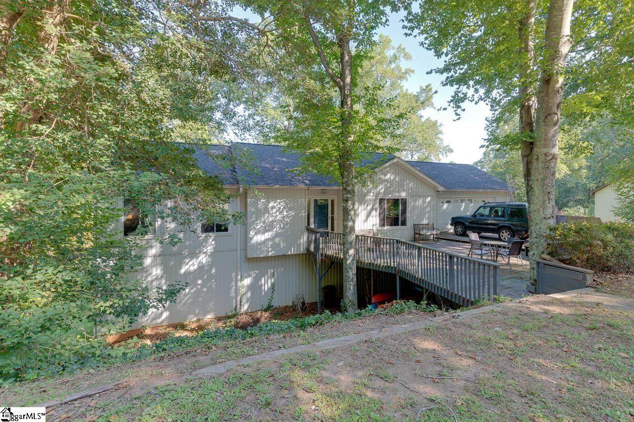 206 Holly Park Drive - Photo 1