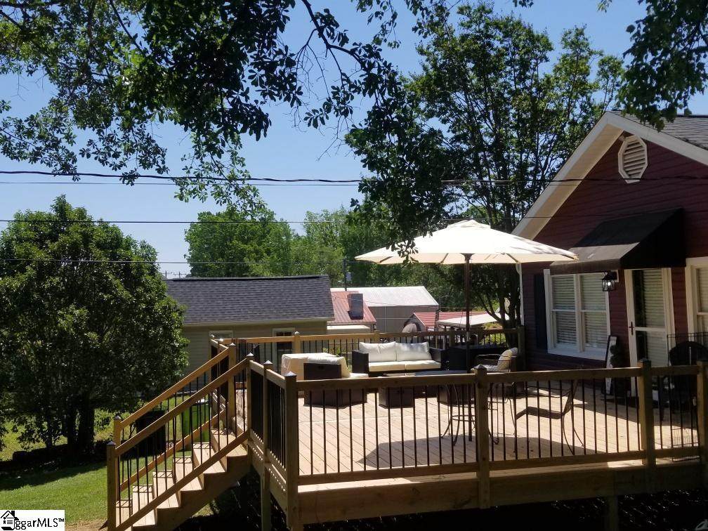720 Howard Avenue - Photo 1