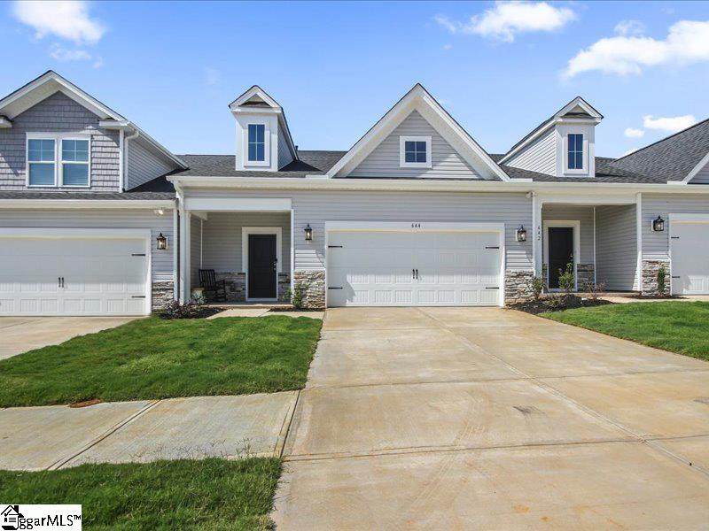 135 Herrick Place - Photo 1