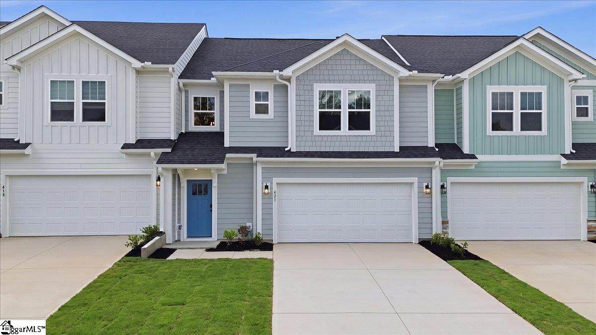 421 Crestcreek Drive - Photo 1