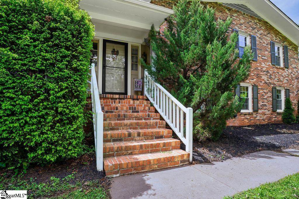 19 Terramont Drive - Photo 1