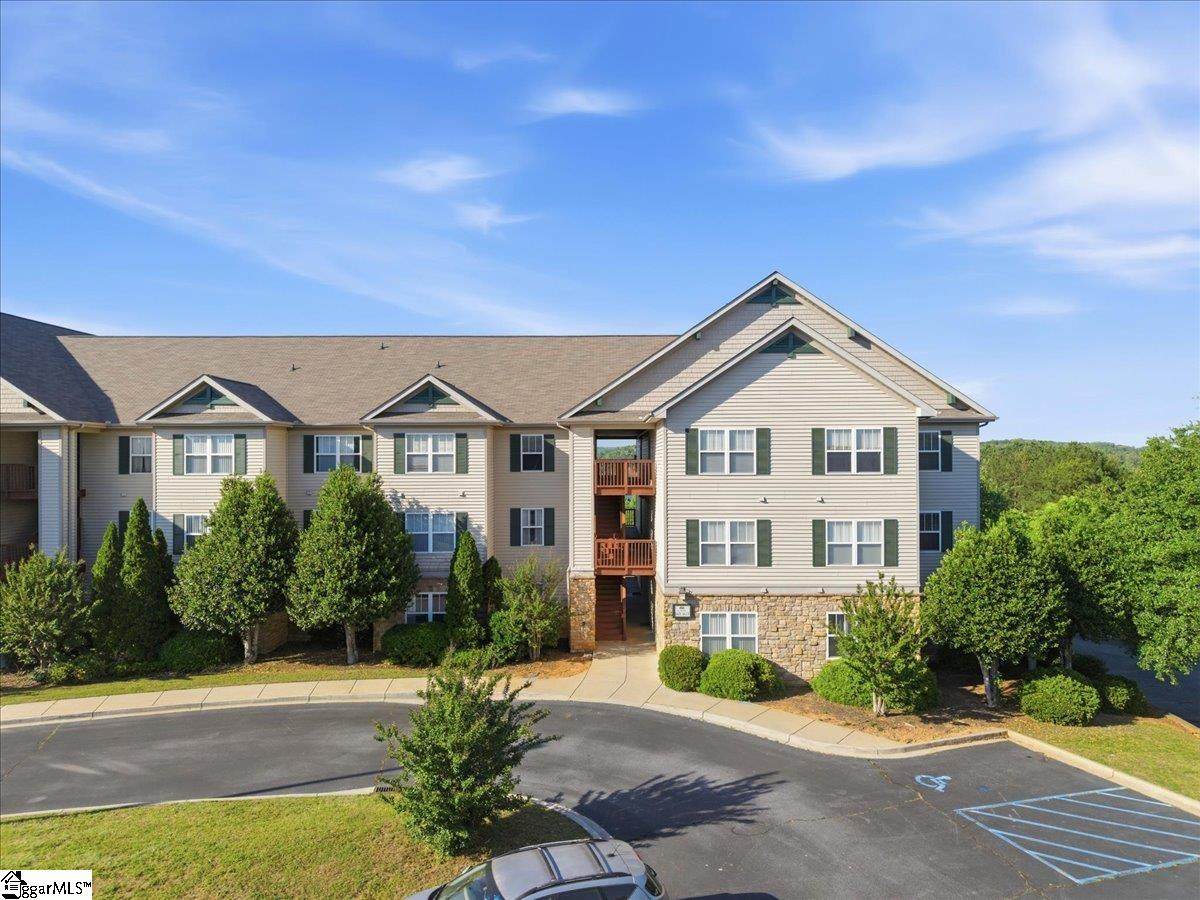 1612 Harts Ridge Drive - Photo 1