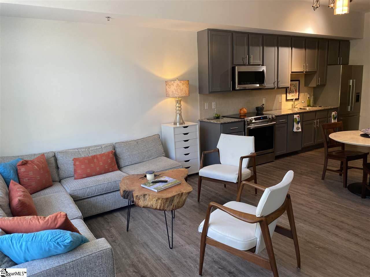 100 Washington Street - Photo 1