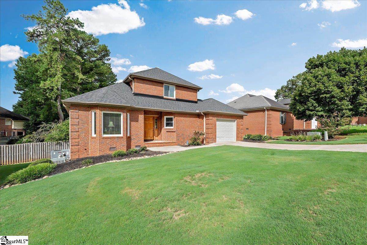 108 Commons Drive - Photo 1