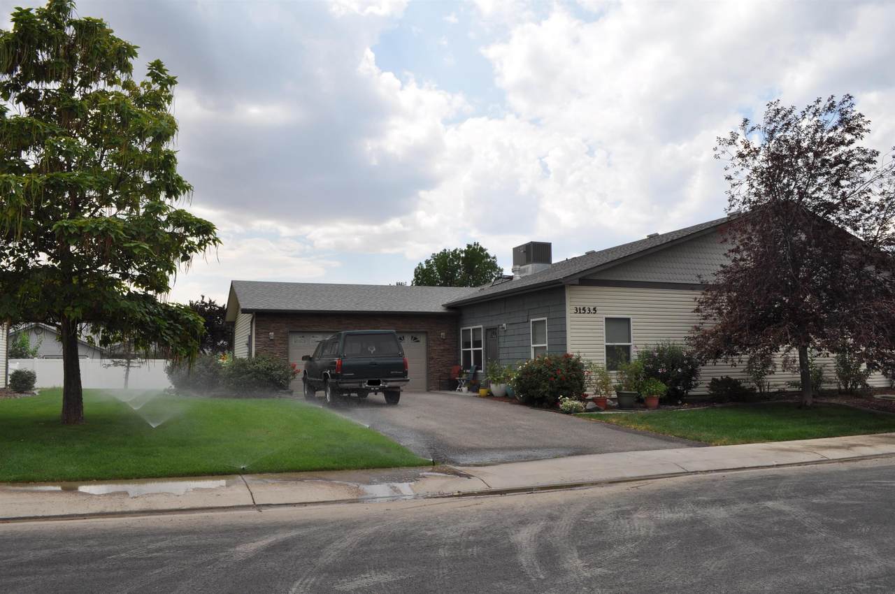 3153 1/2 Ellingwood Avenue - Photo 1