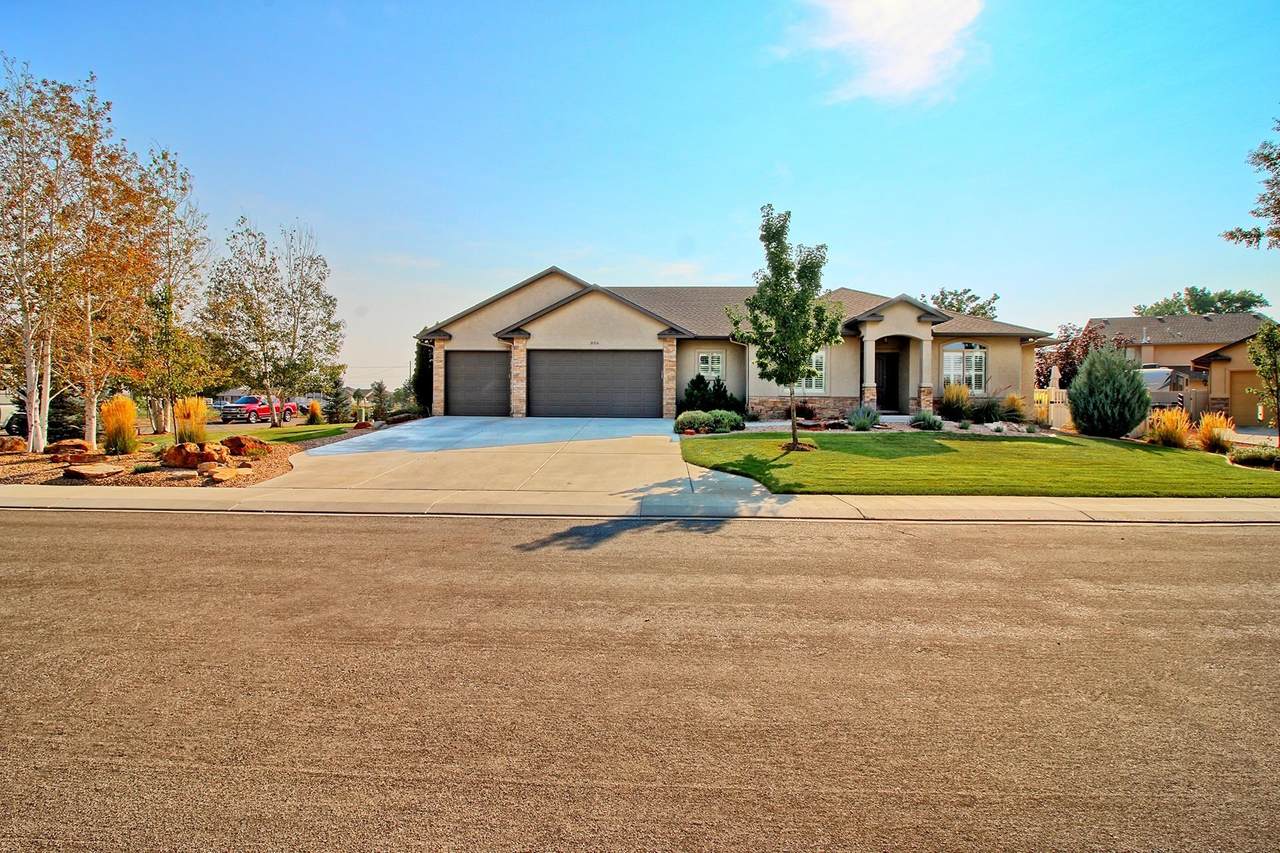 806 Kandle Court - Photo 1