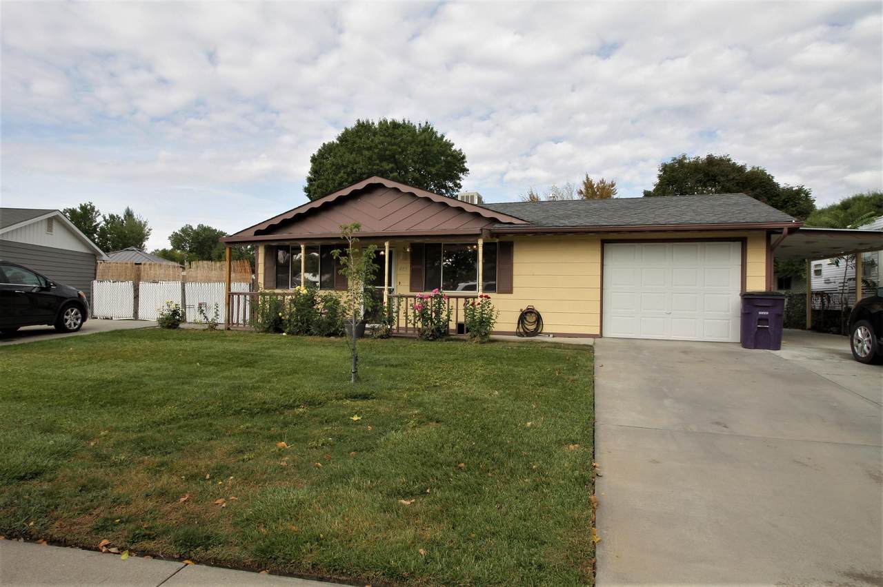 463 Seminole Court - Photo 1