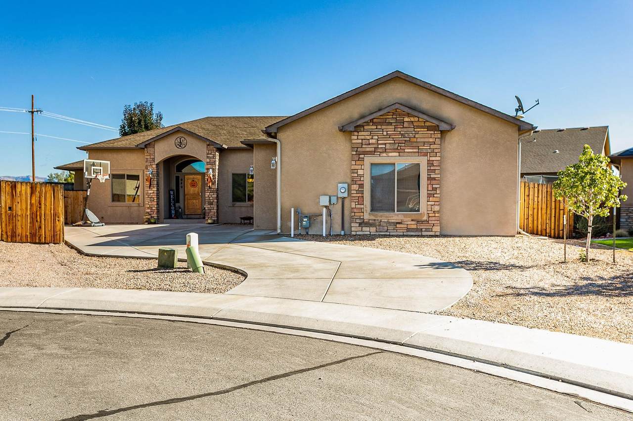 949 Vintners Court - Photo 1