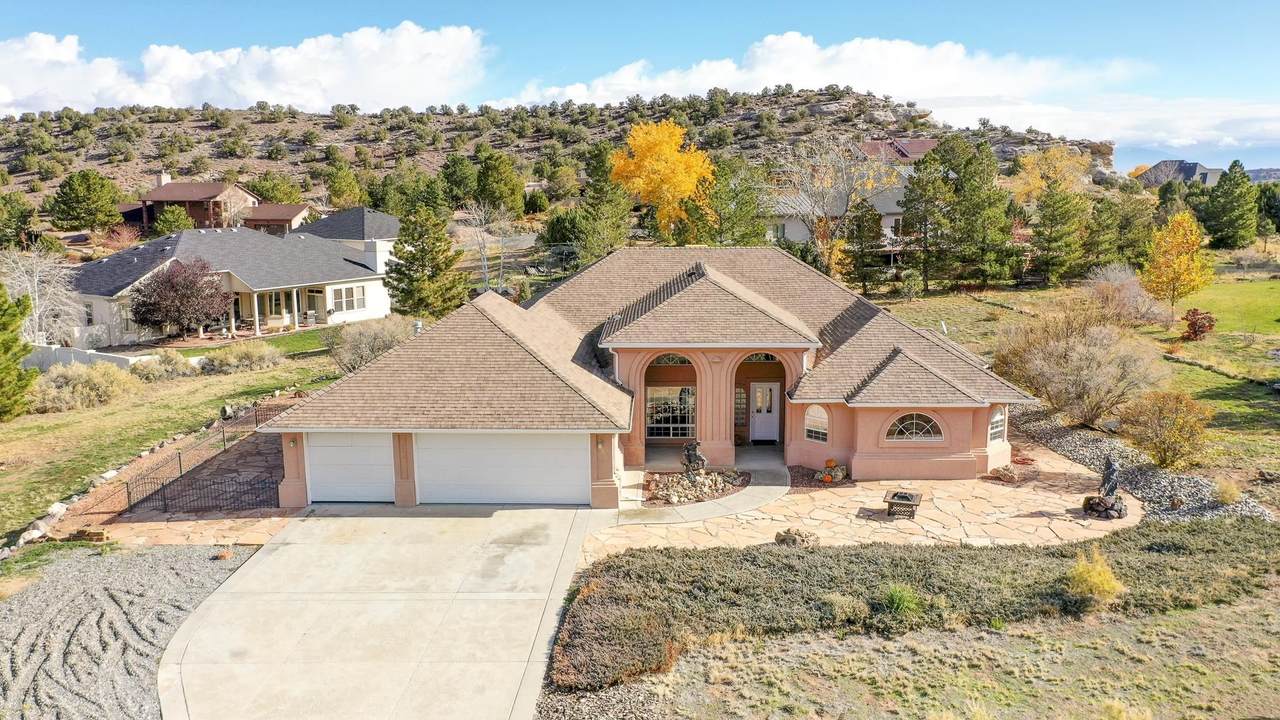 296 Dakota Drive - Photo 1