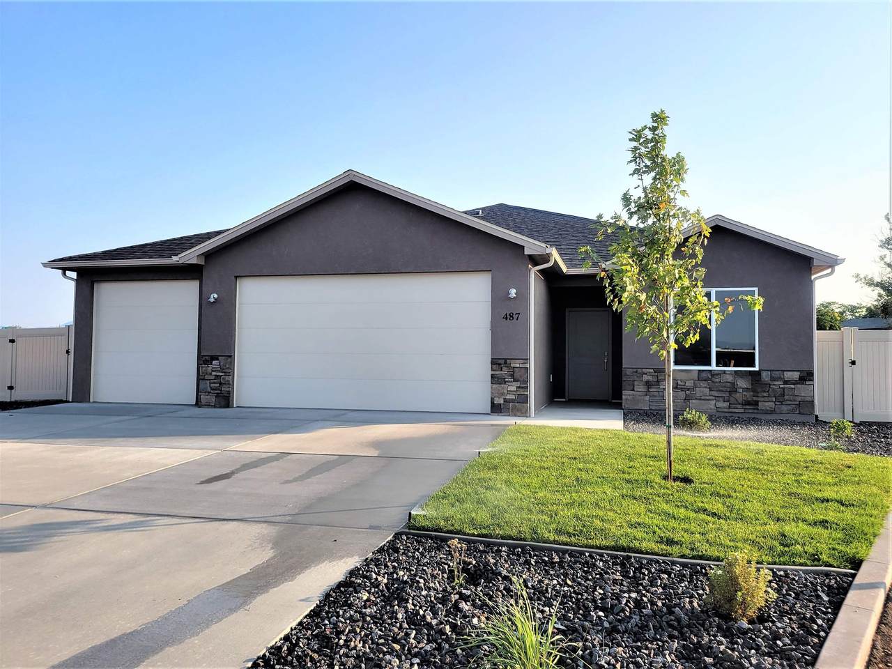 484 Fox Meadows Court - Photo 1