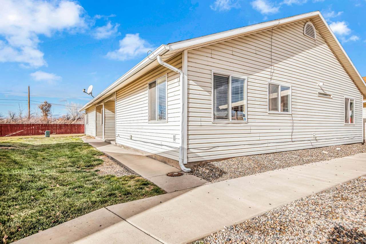 389 Sunnyside Circle - Photo 1