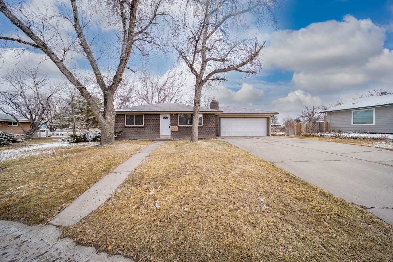 612 Yucca Drive - Photo 1