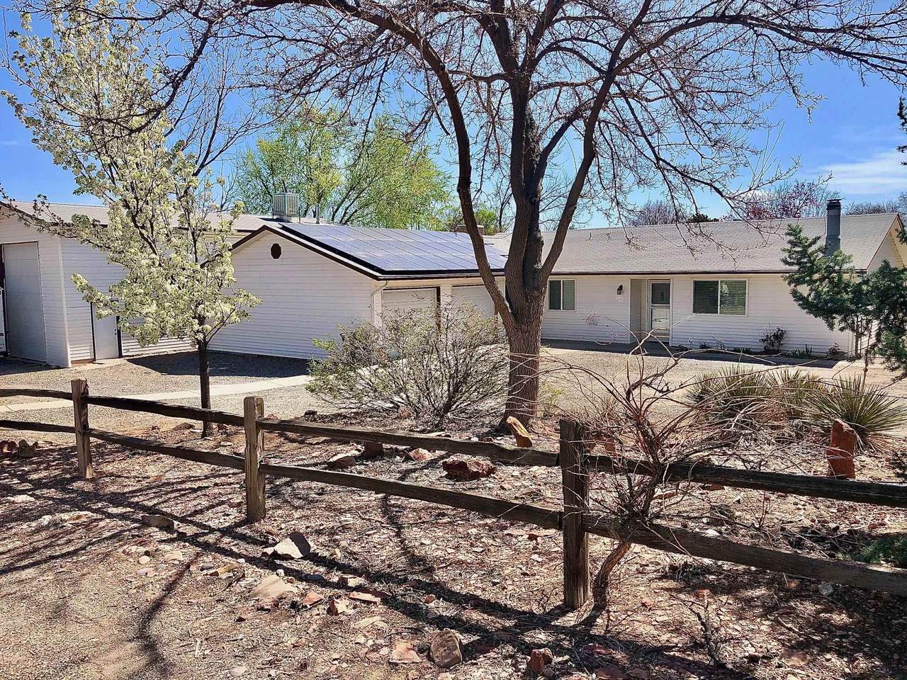 558 Greenwood Drive - Photo 1