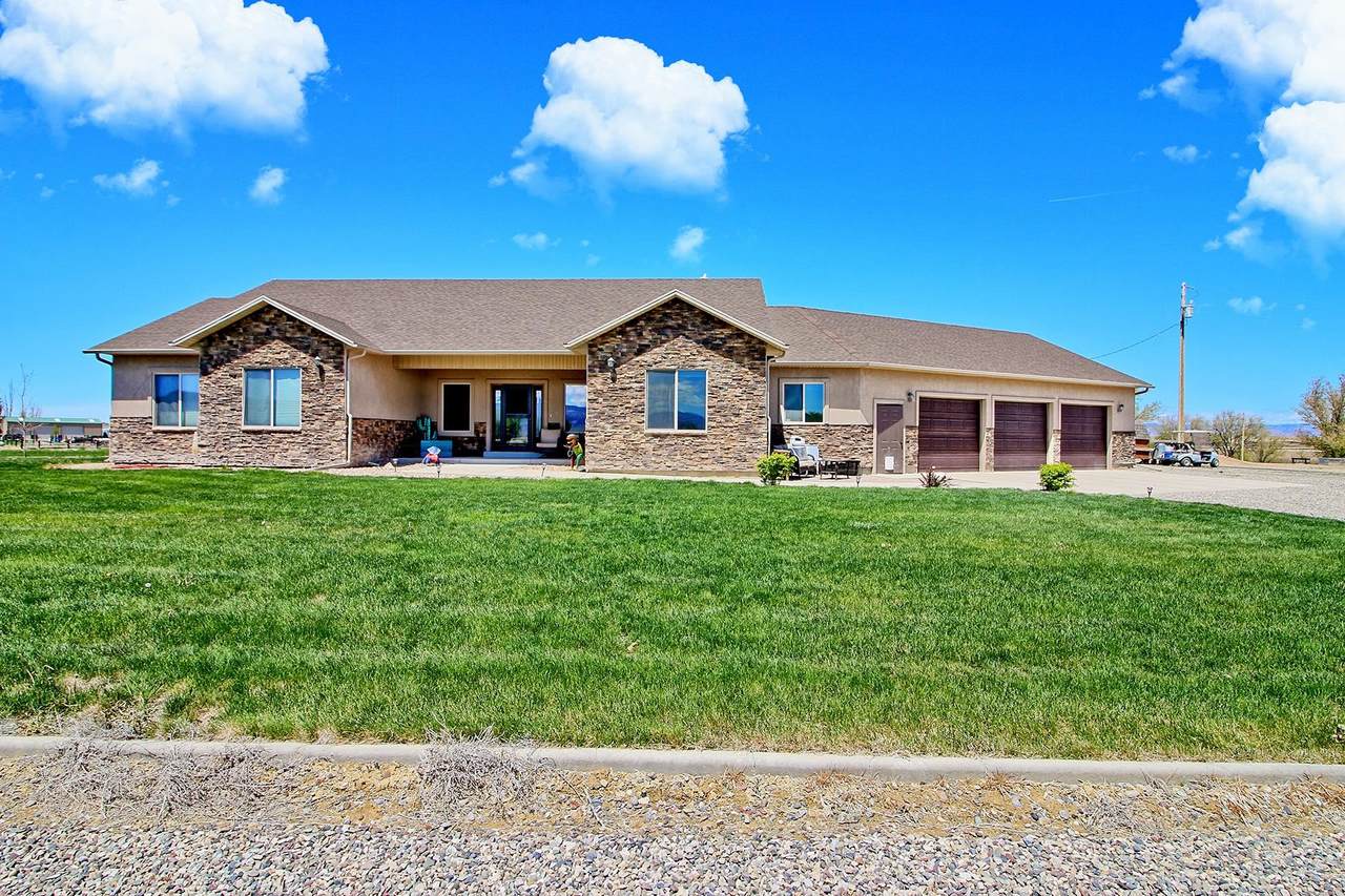 1399 12 Road - Photo 1