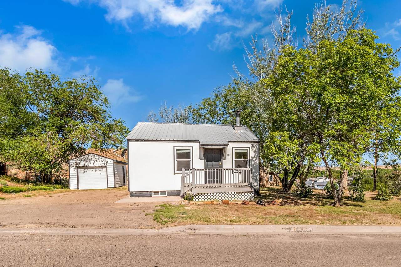 145 Darius Avenue - Photo 1