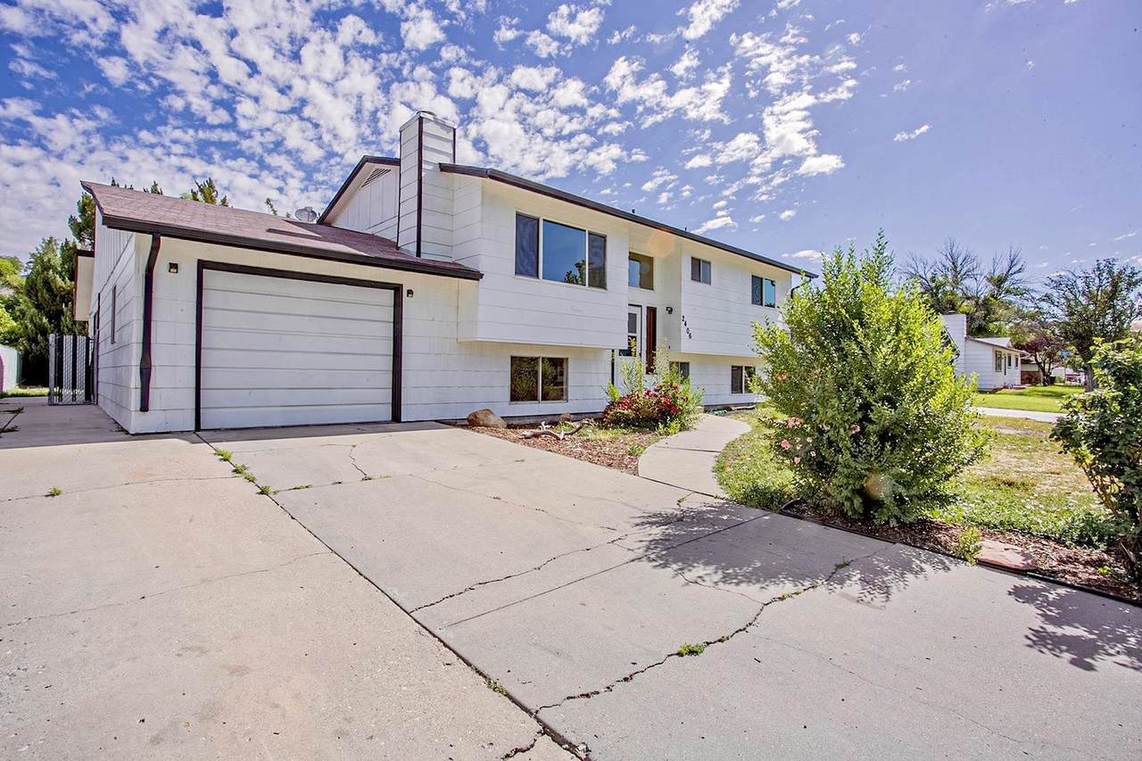 2406 Walnut Avenue - Photo 1