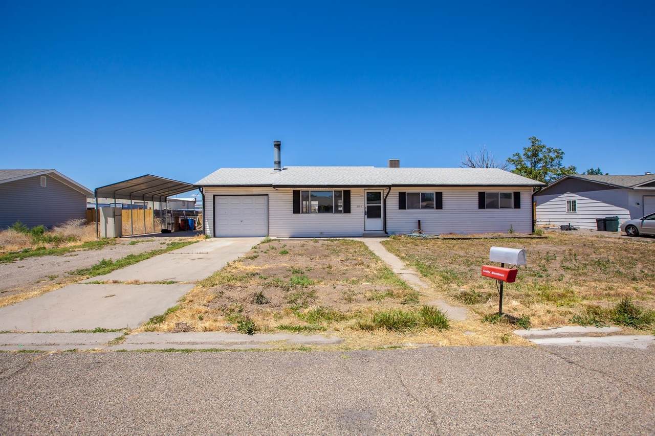 3190 Elm Avenue - Photo 1