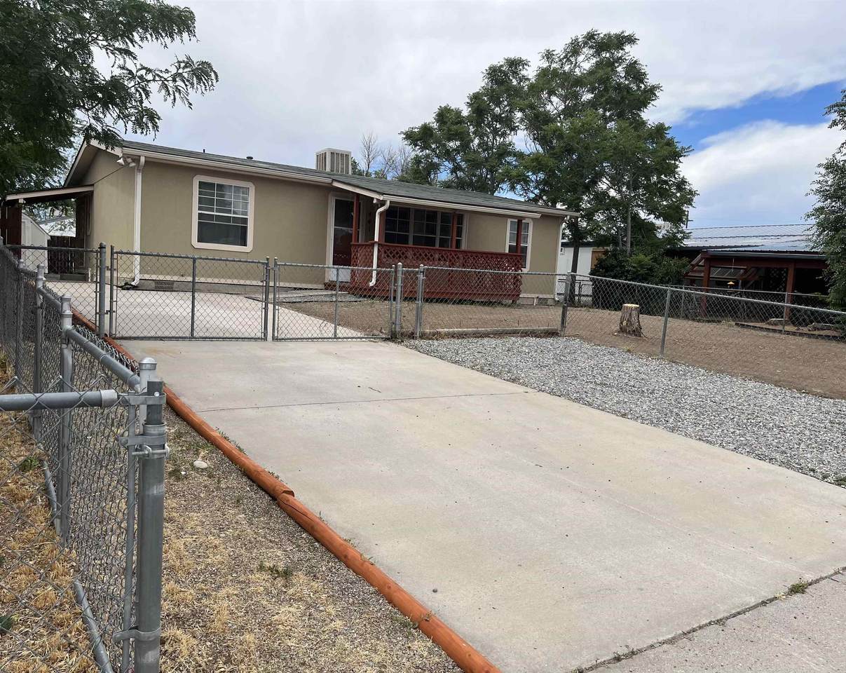 441 Lark Drive - Photo 1