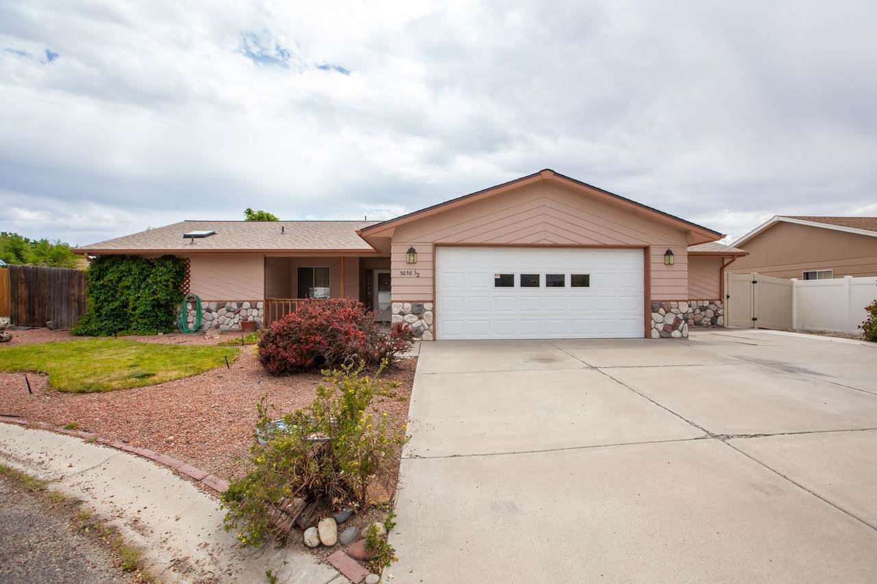 3038 1/2 Kings Court - Photo 1