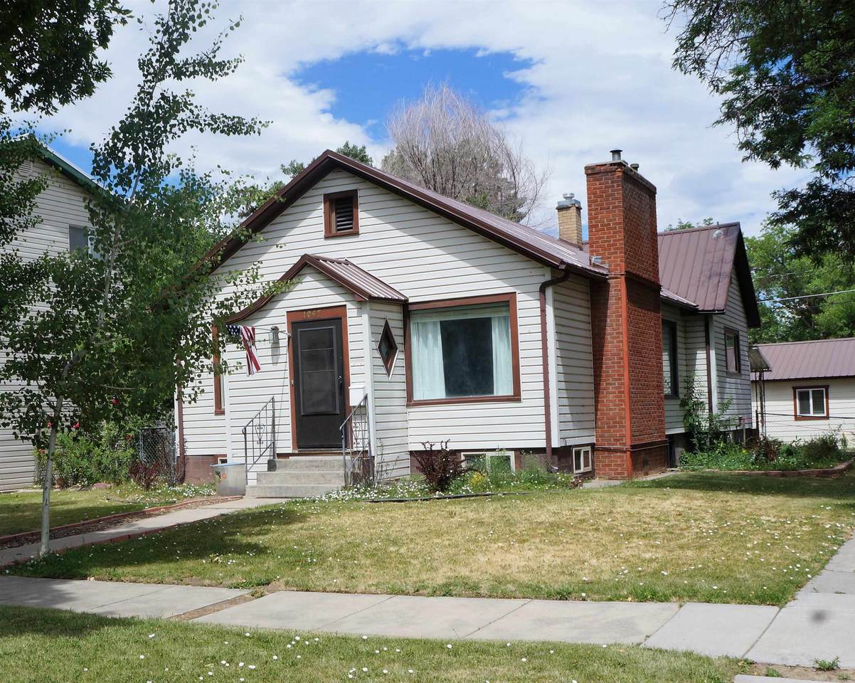 1047 3rd Street - Photo 1