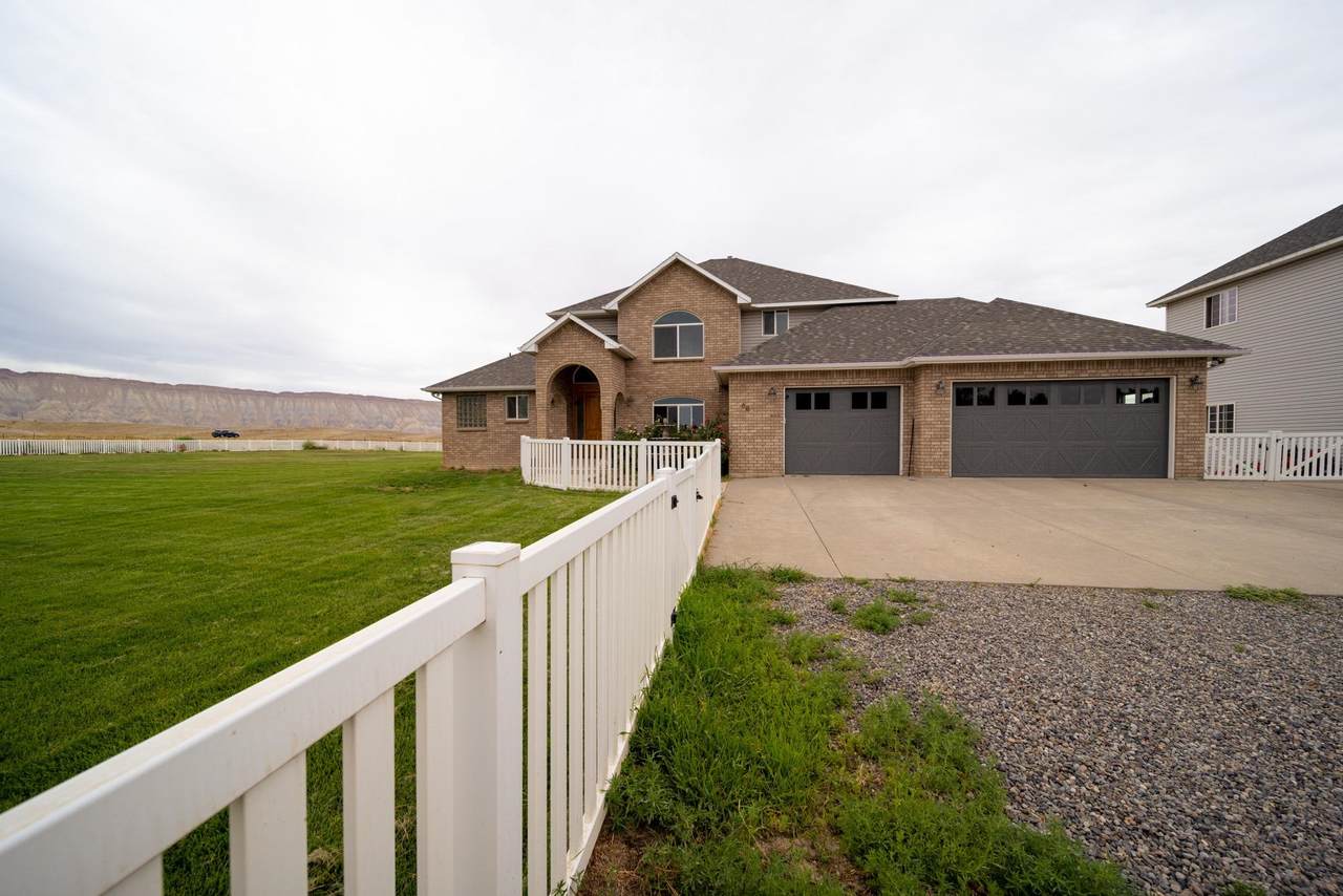 684 31 Road - Photo 1