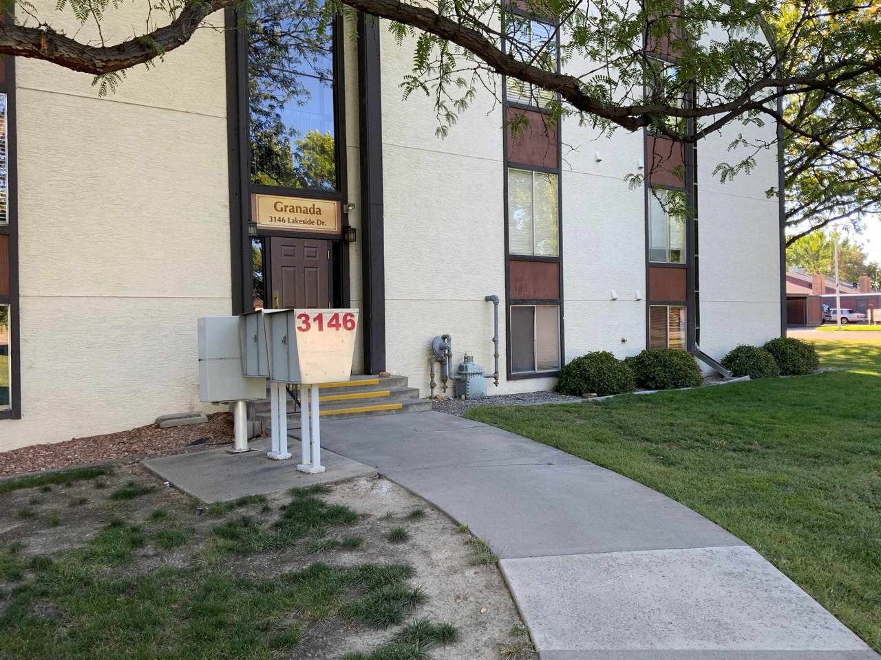 3146 Lakeside Drive - Photo 1
