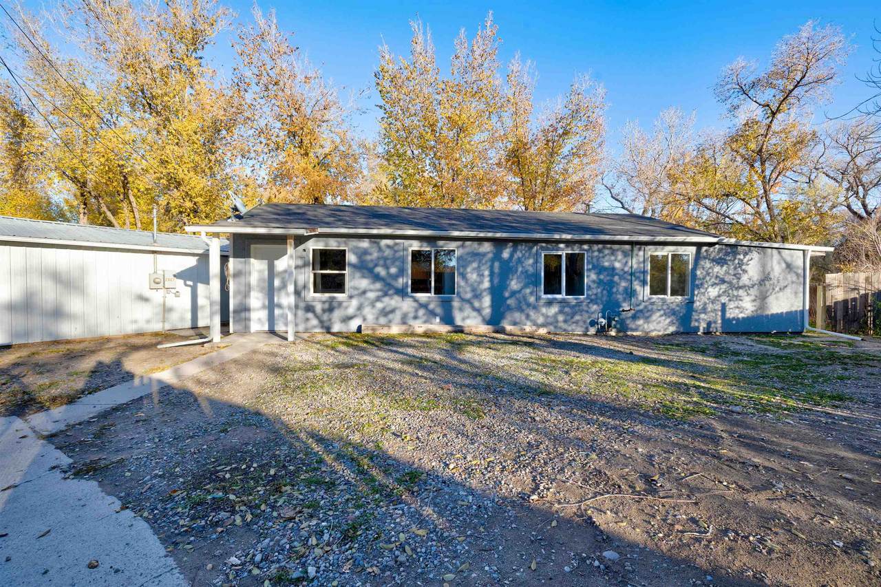 2527 Broadway - Photo 1