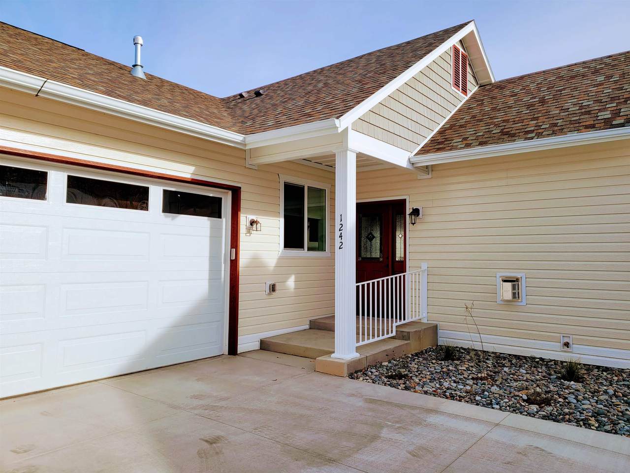 1242 Periwinkle Lane - Photo 1