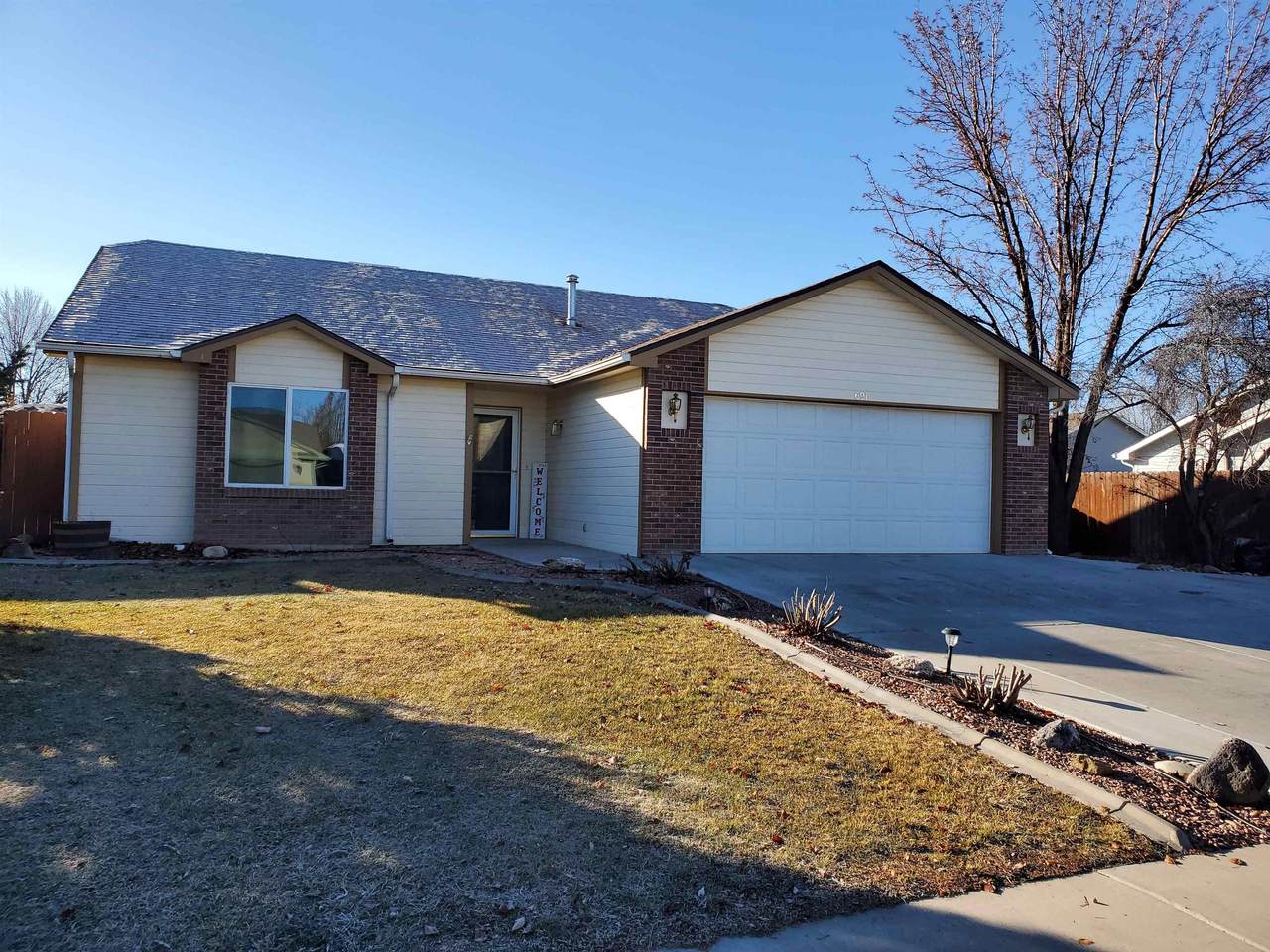 691 Cripple Creek Drive - Photo 1