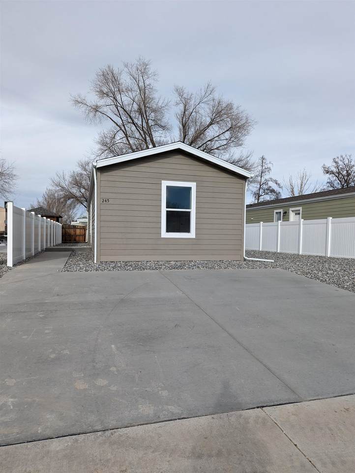 245 Clements Way - Photo 1