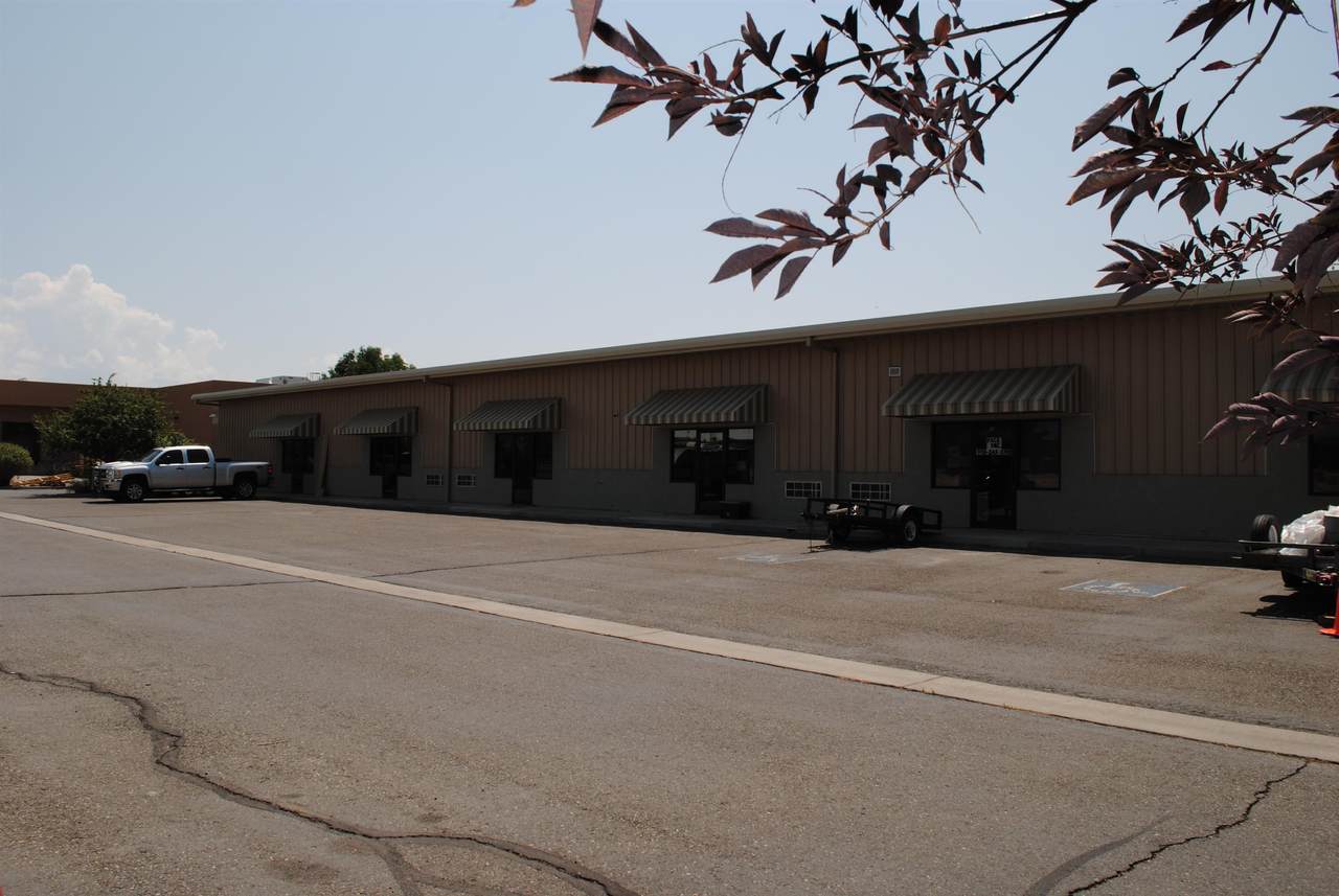 810 North Crest Drive - Photo 1
