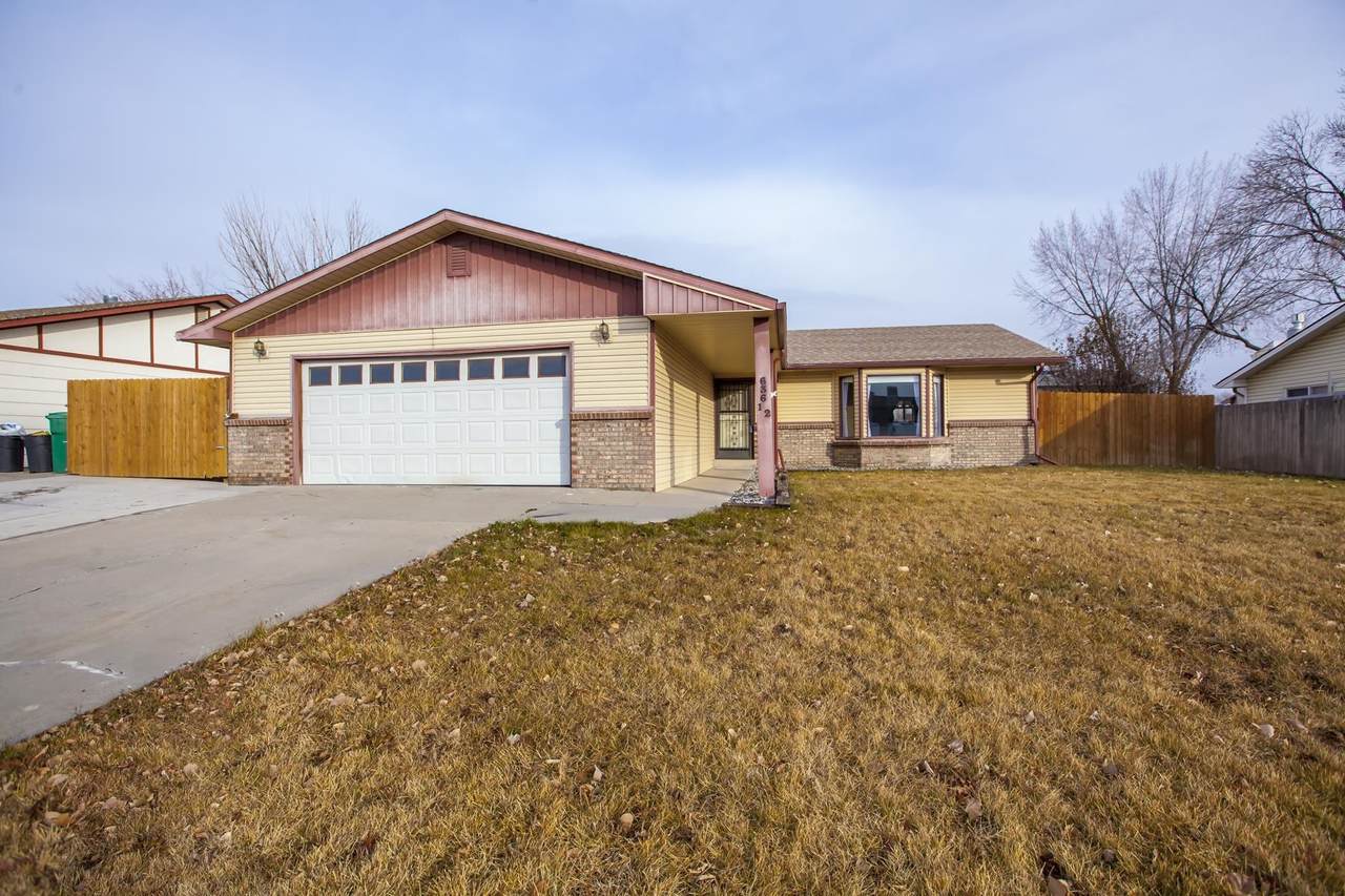 636 1/2 Broken Spoke Road - Photo 1