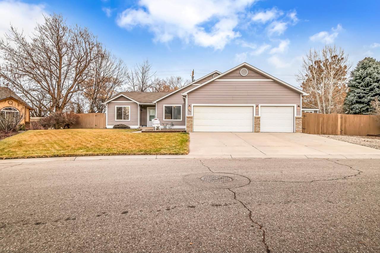647 Tomahawk Circle - Photo 1