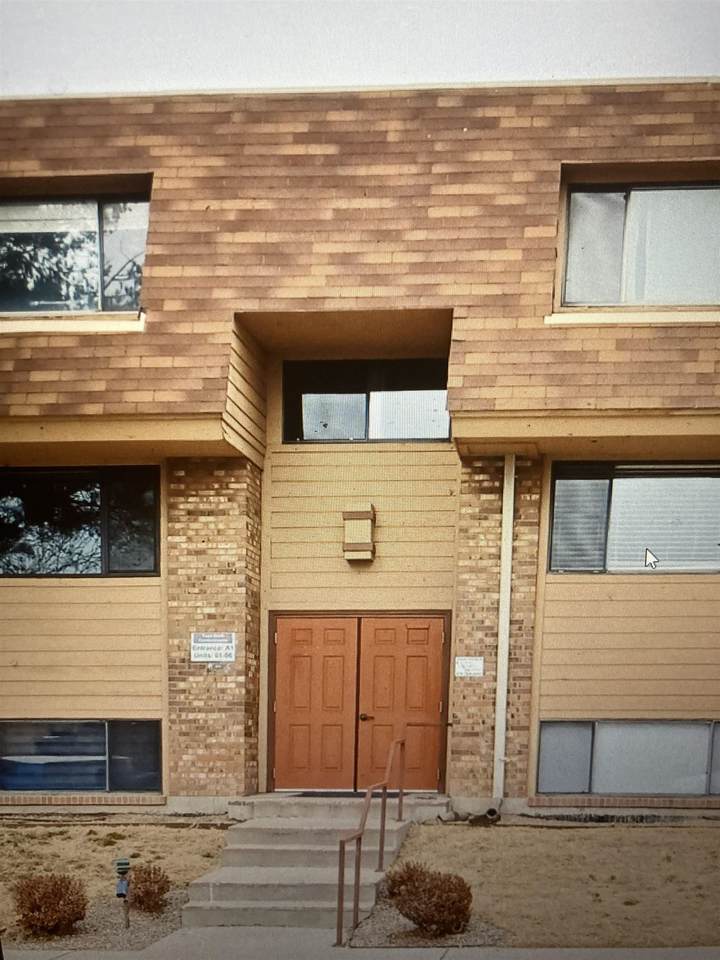 1140 Walnut Avenue - Photo 1