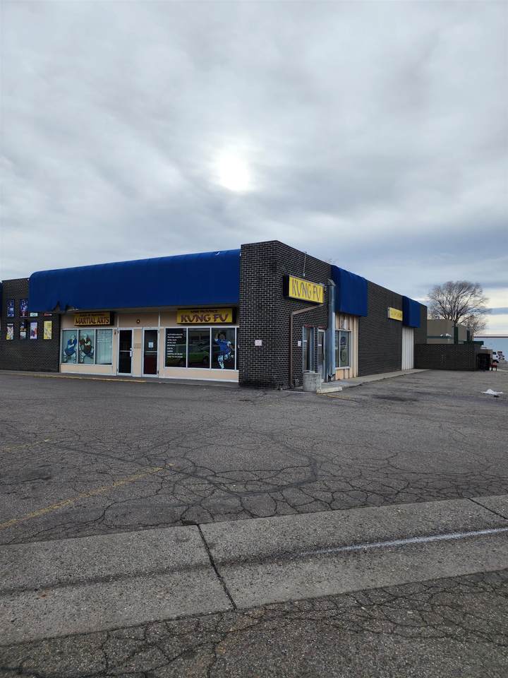2923 North Avenue - Photo 1