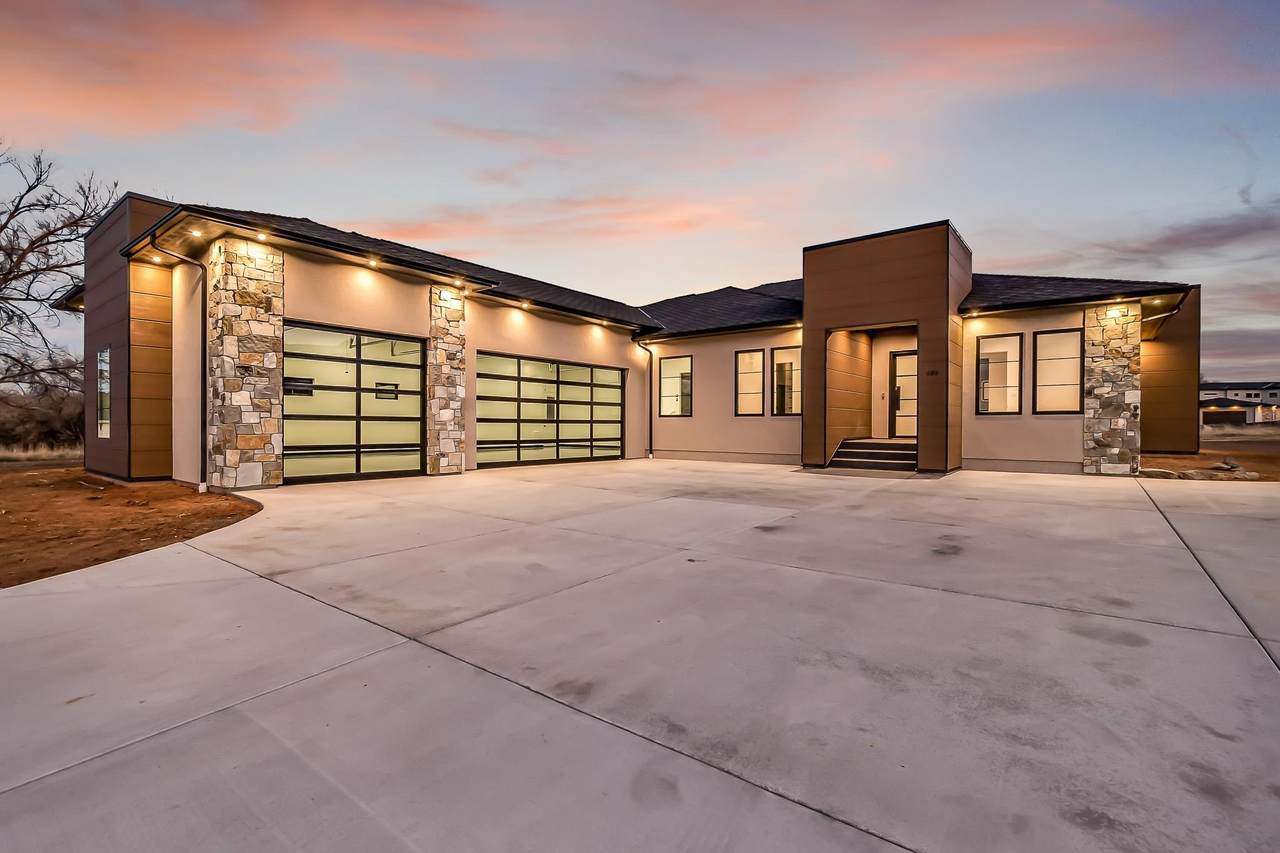 660 Ellen Drive - Photo 1
